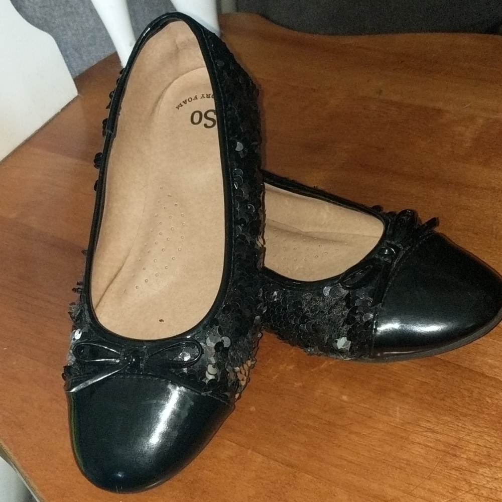Girls shoes